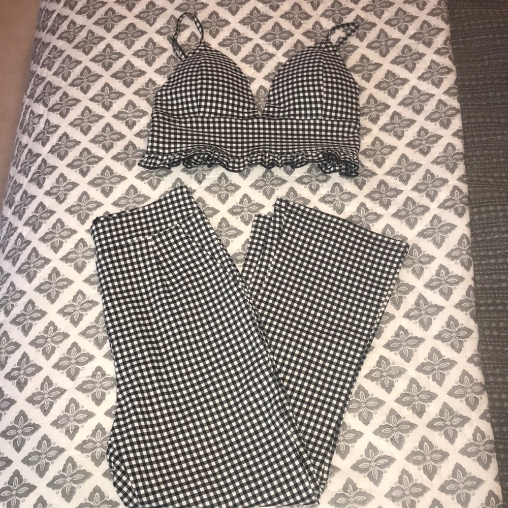 Matching Crop Top and Capri Pants